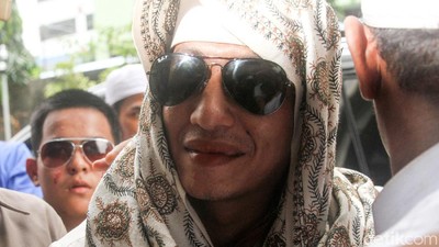 Gaya Habib Bahar Penuhi Panggilan Polisi