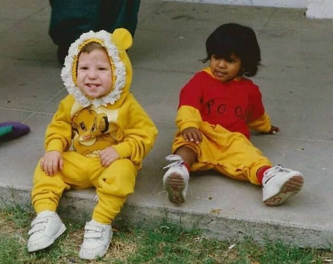 Matt dan Laura kemudian lulus dari Taman Kanak-Kanak. Keduanya pun berpisah, tidak lagi satu sekolah dan berkomunikasi. Mereka hanya saling mengetahui kabar satu sama lain dari kartu Natal yang dikirim keluarga mereka. Foto: Dok. Facebook Matt Grodsky, Laura Scheel
