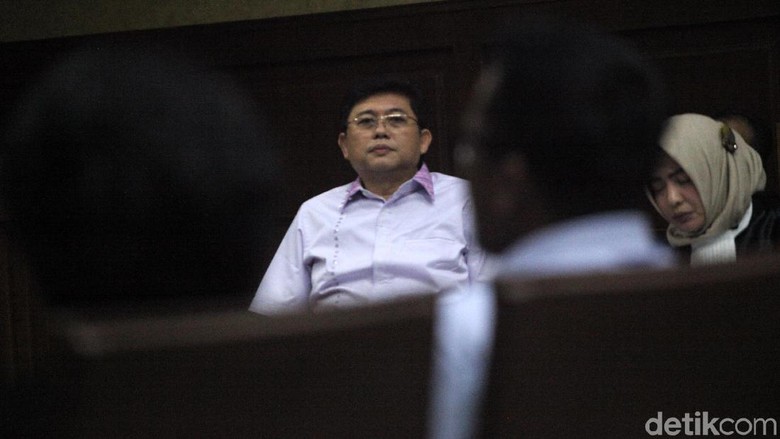 Terdakwa Pelarian Eks Bos Lippo Protes Jaksa: Saya Benar-benar Sakit Terdakwa Pelarian Eks Bos Lippo Protes Jaksa: Saya Benar-benar Sakit