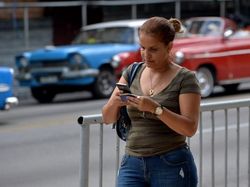 Akhirnya, Warga Kuba Bisa Akses Internet dari Ponsel Mereka