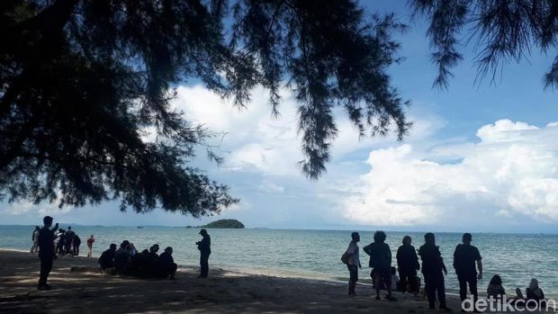 Pantai Tanjung Pendam