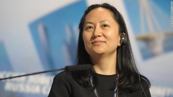 Penangkapan Meng Wanzhou didasari permintaan pemerintah Amerika Serikat terkait pelanggaran yang dilakukan Huawei. Foto ini diambil tahun 2014, ketika Meng Wanzhou hadir dalam sebuah forum di Rusia. (Foto: REUTERS/Alexander Bibik)