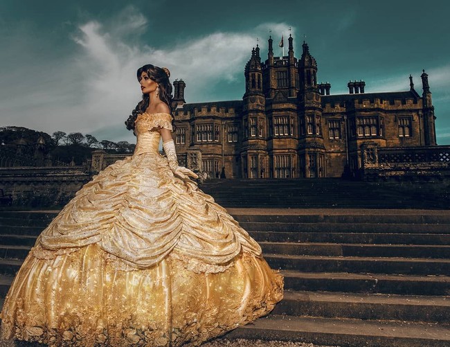 Inilah penampilan Sian saat menjadi Belle. Menilik dari Instagramnya, Sian lebih sering menjadi Princess Belle.  Foto: dok. Instagram (@disney_princess_sian)