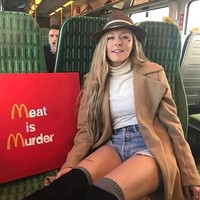 Cath berharap dengan dinobatkan sebagai vegan terseksi bisa membuat suaranya dalam hal kampanye perlindungan hewan lebih didengar dan bergaung. Foto: Dok. Instagram @cathkendall