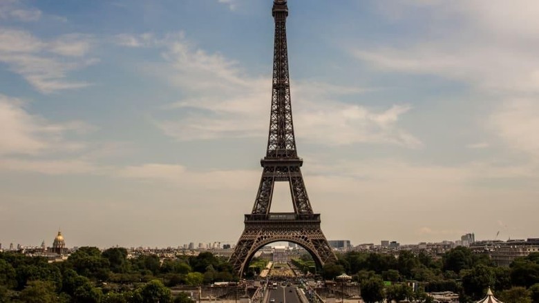 Tangga Menara Eiffel