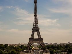 Dijual Bagian Asli Menara Eiffel Hampir Rp 1 Miliar, Mau Beli? Dijual Bagian Asli Menara Eiffel Hampir Rp 1 Miliar, Mau Beli?