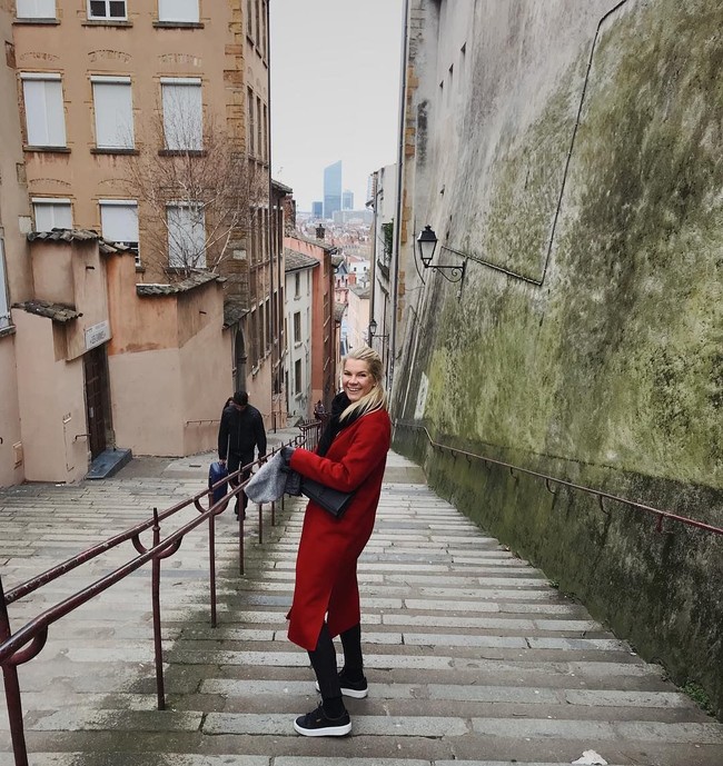 Ada ternyata bukan satu-satunya wanita dalam keluarganya yang jadi pemain bola. Kakaknya Andrine Hegerberg juga punya profesi yang sama. Andrine bermain untuk Paris Saint-Germain. Keduanya dianggap sebagai pemain sepak bola paling berbakat di Norwegia. Foto: Dok. Instagram Ada Hegerberg