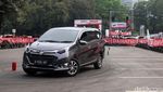 Mobil-mobil Daihatsu Ini Adu Ngesot di Istora
