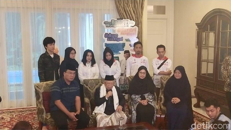 Bantah Jatuh dari Kamar Mandi, Maruf Amin: Kaki Saya Terkilir Bantah Jatuh dari Kamar Mandi, Maruf Amin: Kaki Saya Terkilir