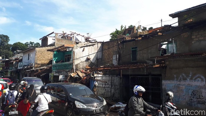 Kerusakan di Lawanggintung Kota Bogor Usai Diterjang Puting Beliung