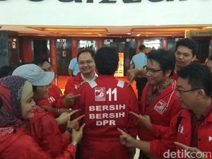 Caleg PSI Pakai Baju Cleaning Service: Pengin Bersih-bersih DPR