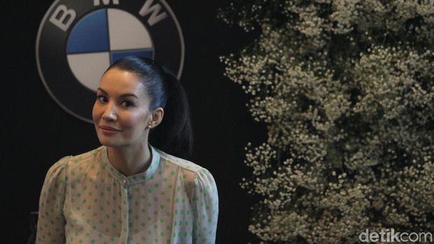 Nadya Hutagalung