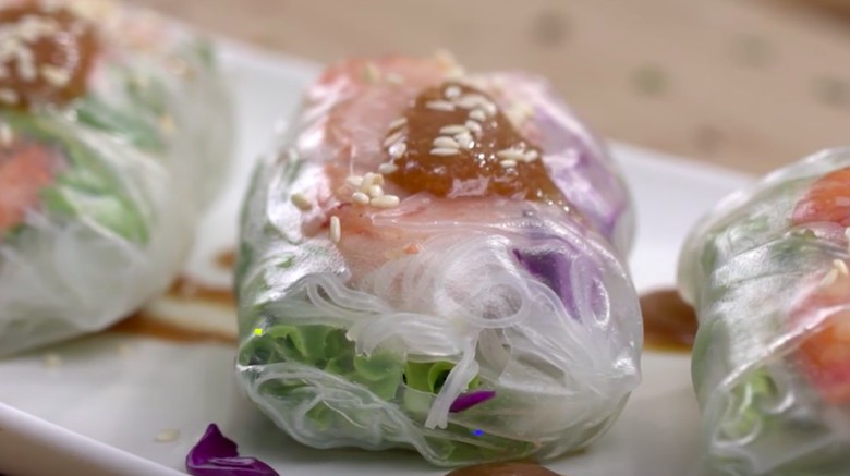 Resep Lumpia Basah Udang Sayur/ Foto: Semua Bisa Masak TransTV Resep Lumpia Basah Udang Sayur/ Foto: Semua Bisa Masak TransTV