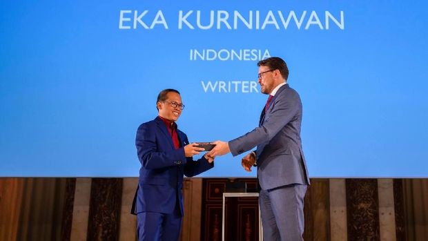 Kisah Eka Kurniawan Saat Terima Prince Claus Award di Belanda