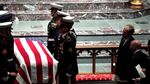 Penghormatan Terakhir untuk Bush Senior