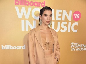 Kolaborasi Dua Lipa dan Ariana Grande Batal!