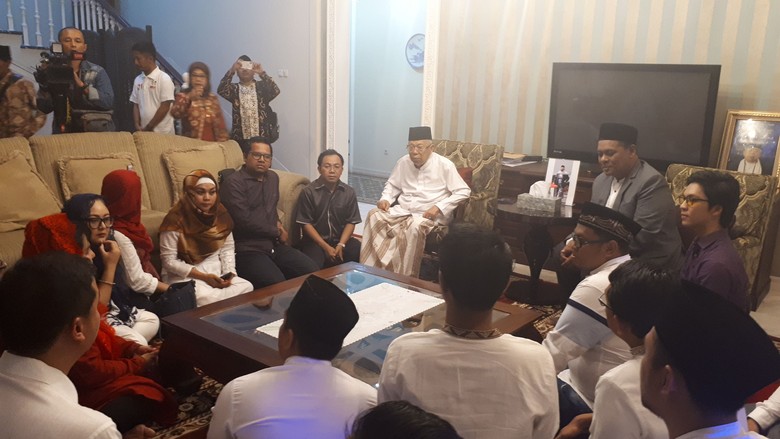 Relawan Milenial Temui Maruf Amin Bahas Narasi Kampanye Pilpres Relawan Milenial Temui Maruf Amin Bahas Narasi Kampanye Pilpres