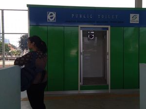 Ada 4 Smart Toilet di Skybridge Tanah Abang, Begini Penampakannya