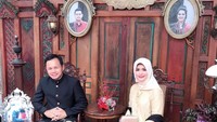 Wanita kelahiran 1 Juli 1979 ini mencuri perhatian saat menghadiri pernikahan Kahiyang dan Bobby November tahun lalu. Ia terlihat sangat anggun. Foto: Instagram yane_ardian