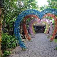 Area ini dinamakan Terowongan Jantung. Berbentuk hati, terowongan ini cocok menjadi latar-belakang fotomu bareng kekasih.  Foto: Daniel Ngantung/Wolipop