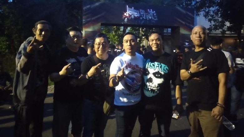 Penggemar Tak Sabar Nikmati Konser Judas Priest di Ancol Penggemar Tak Sabar Nikmati Konser Judas Priest di Ancol