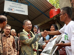 Libur Akhir Tahun, Darmin Minta Bulog Gencar Operasi Pasar