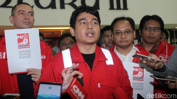 Kader PSI Sambangi DPR