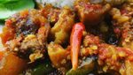 Huaaah! Makan Siang Enak dengan Oseng-oseng Pedas Menyengat