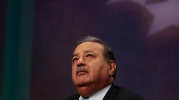 Menurut riset terbaru Forbes, harta Slim saat ini di kisaran USD 56 miliar atau di kisaran Rp 811 triliun. Dia chairman dan CEO perusahaan telekomunikasi Telmex dan American Movil. American Movil adalah operator terbesar Amerika Latin dan menyumbangkan sebagian besar kekayaan Slim. Foto: Getty Images