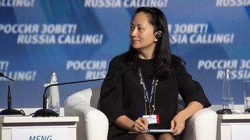 Meng Wanzhou ditangkap di Vancouver pekan lalu dan terancam diekstradisi ke AS. Foto ini diambil tahun 2014, ketika Meng Wanzhou hadir dalam sebuah forum di Rusia. (Foto: REUTERS/Alexander Bibik)
