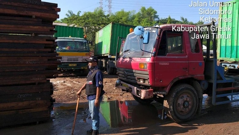 KLHK Amankan Kayu Ilegal Rp 12 Miliar dari Sorong KLHK Amankan Kayu Ilegal Rp 12 Miliar dari Sorong