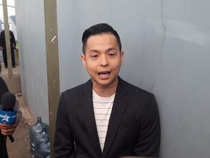 Ditanya Lagi soal 812 Malaysia, Ernest Prakasa Kini Ogah Banyak Komentar