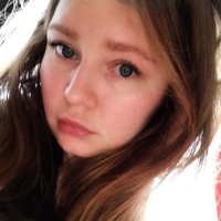 Punya wajah imut dengan tampang lugu dan pembawaan yang ceria membuat Anna sangat mudah diterima oleh sosial. Ia pun terlihat sangat loyal. Ia sering mengadakan party hingga tak ragu memberikan tip ke petugas hotel sampai US$ 100 (Rp 1,4 juta) Tapi nyatanya tampang lugunya itu tak menjamin bahwa dia wanita yang lurus.  Foto: dok. Instagram (@theannedelvey)