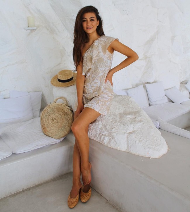 Francesca Hung punya wajah cantik yang unik, campuran barat dan Asia. Tapi siapa sangka wanita tersebut sempat tidak percaya diri dan merasa jelek karena keturunan China. Foto: dok Instagram @francesca.hung