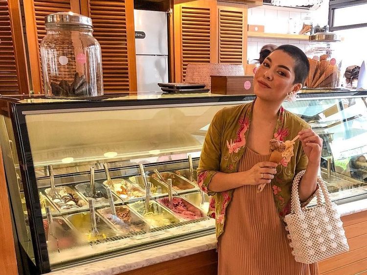 Tara Amelz Blogger Hits yang Suka Banget Kulineran