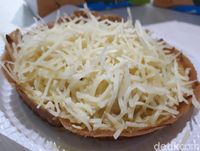 Yuk, Ngemil Martabak Roti Bakar Cokelat dan Pooki Cokelat Keju!