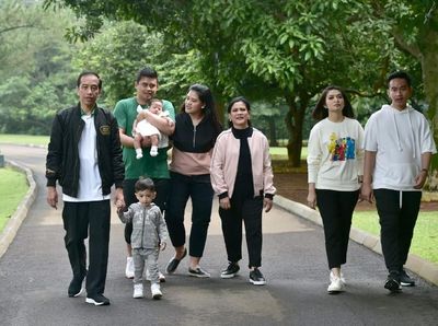 Foto: Weekend Santai Jokowi Bareng Jan Ethes dan Sedah Mirah di Bogor