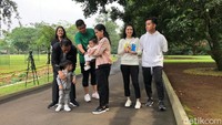 Ibu Negara Iriana terlihat menggendong cucu keduanya, Sedah Mirah (Foto: Ray Jordan/detikcom)