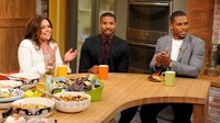 Diundang ke acara yang dipandu oleh Rachel Ray, Michael diajak memasak hingga makan bersama dengan berbagai hidangan yang unik dan menarik. Foto: Istimewa