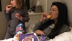 Selain Suka Buah, Kourtney Kardashian Juga Hobi Ngemil Es Krim dan Burger