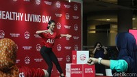 Zumba yang dibawakannya diikuti oleh berbagai kalangan dan usia. (Foto:Kireina/detikHealth) 