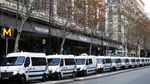 Kendaraan Lapis Baja Siaga di Paris