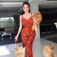 Memiliki tubuh seksi, Sunshine Guimary pun kerap mengunggah foto-foto yang mengekspos tubuhnya. Busana crop top yang memperlihatkan perut langsingnya kerap jadi pilihannya dalam berpenampilan. Foto: dok. Instagram