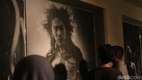 Karya fotografi dokumenter ini digarap bertahun-tahun.