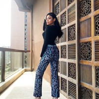 Wanita yang berprofesi sebagai model itu bahkan pernah ke Universitas Harvard, Amerika Serikat untuk bertanding debat.  Foto: dok. Instagram (@alya.nurshabrina)