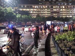 Massa Jakmania yang Berpesta di Bundaran HI Bubarkan Diri