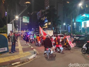 Usai Rayakan Kemenangan Persija, Jakmania Beranjak Tinggalkan GBK