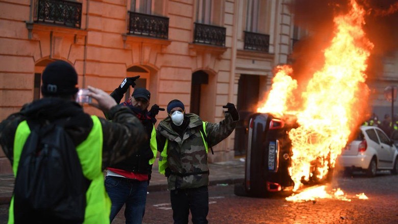 Prancis Bergolak Lagi: 125.000 Demonstran, Toko Dijarah, 1.000 Ditahan Prancis Bergolak Lagi: 125.000 Demonstran, Toko Dijarah, 1.000 Ditahan