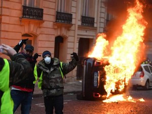 Prancis Bergolak Lagi: 125.000 Demonstran, Toko Dijarah, 1.000 Ditahan