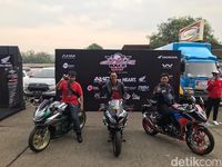 Juara 1 Modifikasi CBR (Tengah), Juara 2 (Kiri), Juara 3 (kanan). 